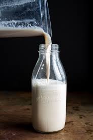 homemade_almond_milk